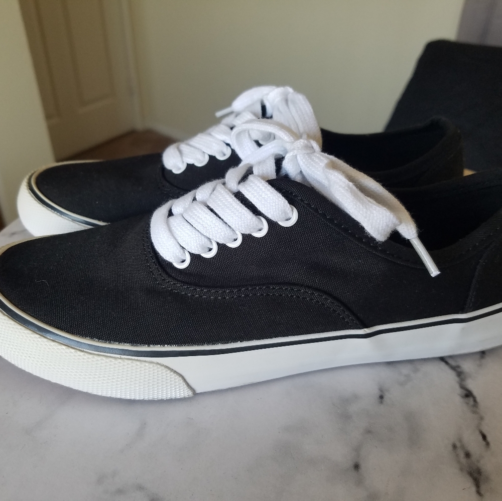 Women Mossimo Black Sneakers